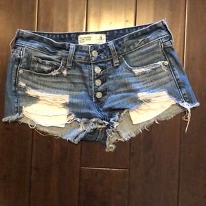 Women’s Abercrombie & Fitch low rise shorts.